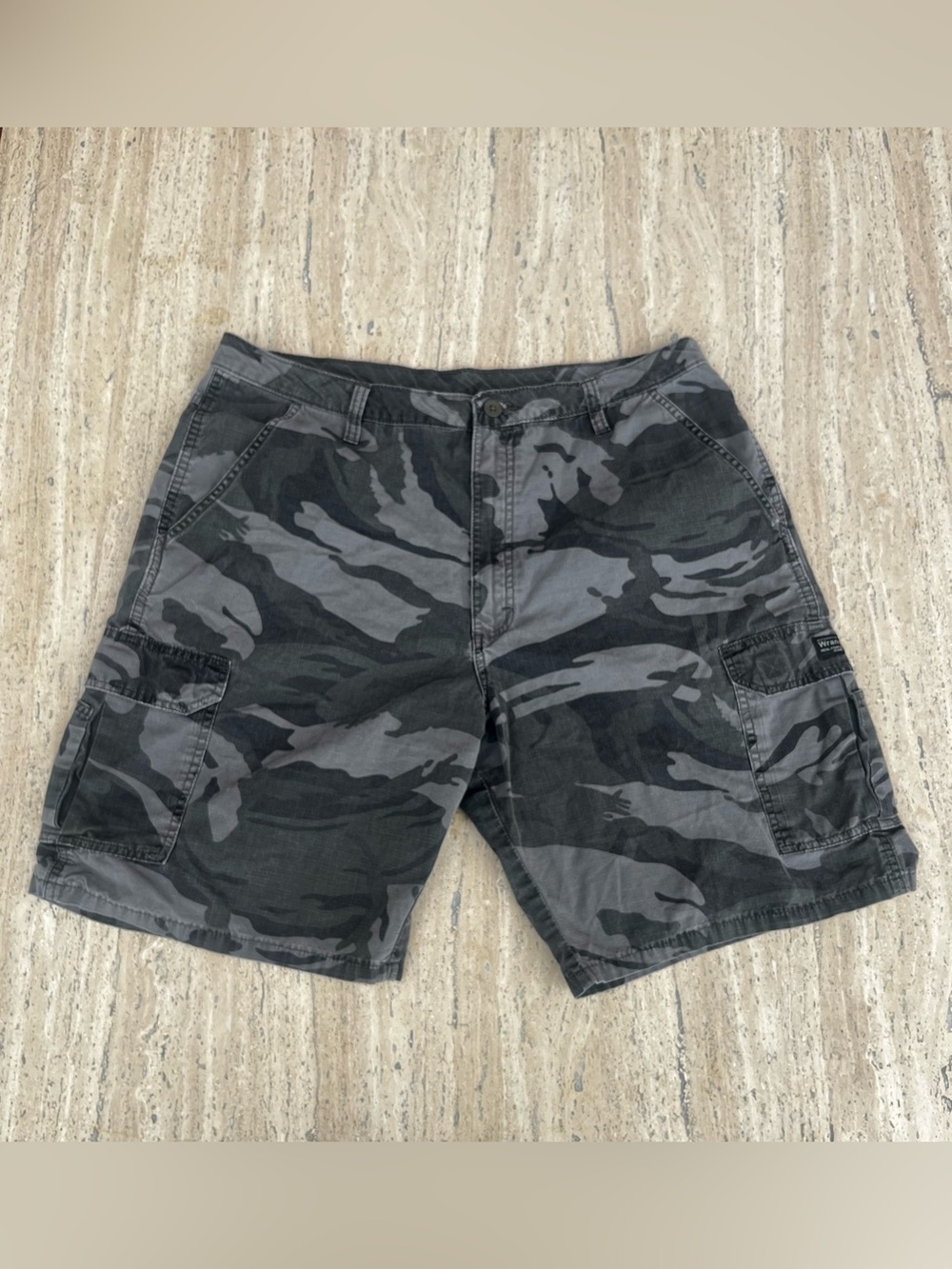 Men's Gray Camo Cargo Shorts